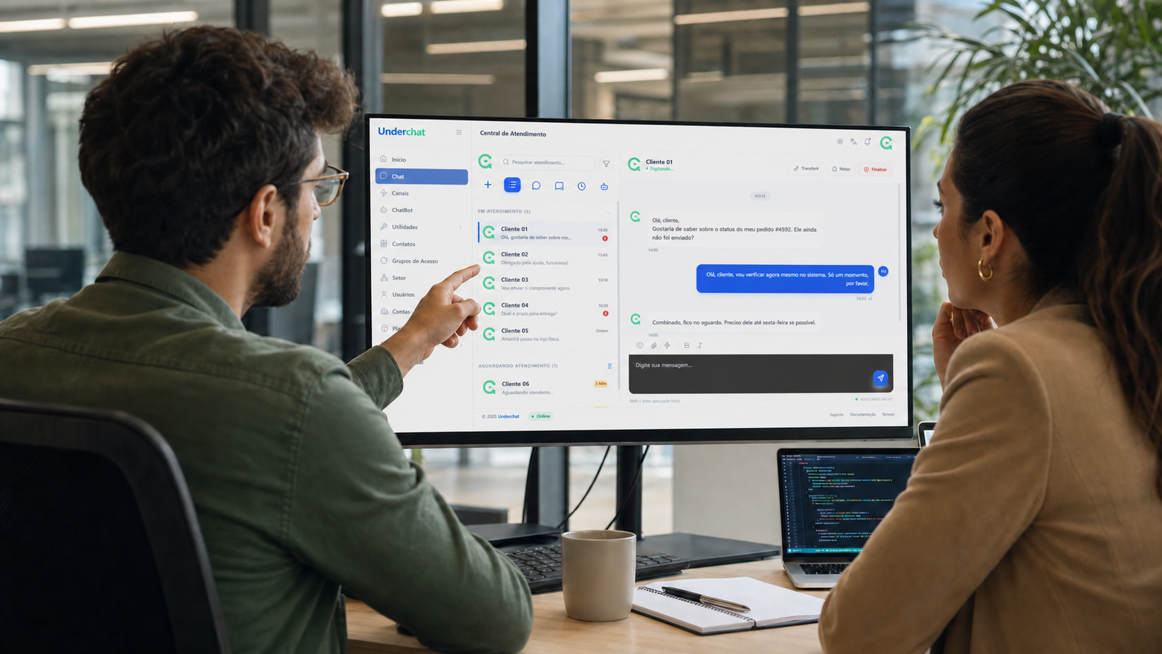 Fluxo de webhook do WhatsApp conectando mensagens, API e sistemas internos